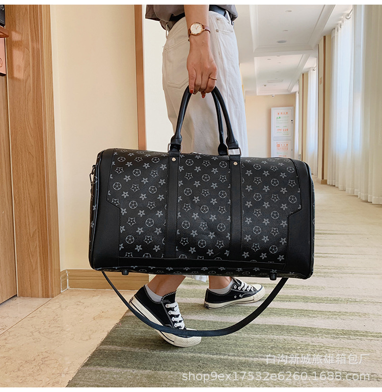 Bolsa de viaje de gran capacidad transfronteriza, bolsa de gimnasio clásica portátil, bolsa de equipaje, bolsa de almacenamiento impermeable, Mickey, venta al por mayor, novedad de 2024