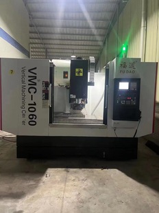 �D׌һ̨���SӲ܉��������CNC�ӹ�����VMC-1060���֔����