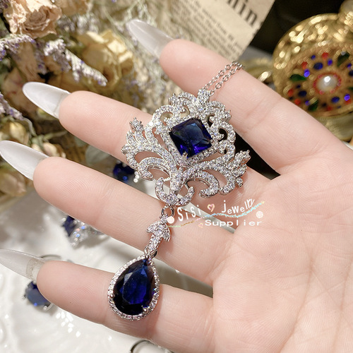 SIsi designs light luxury high-grade imitation natural diopside set, micro-paved blue corundum colored gemstone temperament and versatile ring