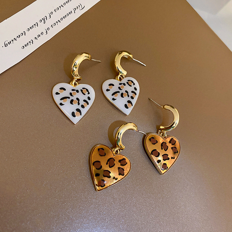 925 Silver Needle Leopard Print Love Earrings French Retro Simple Earrings Ins Hong Kong Style Earrings Personality Temperament display picture 11