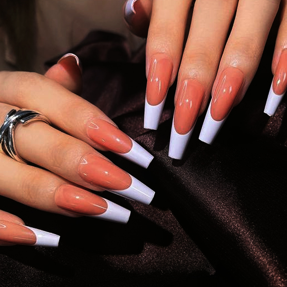 FUENTE Fábrica simple Pequeño Libro Rojo neto rojo desgaste falso clavo producto terminado desgaste de uñas largo desgaste parche de uñas