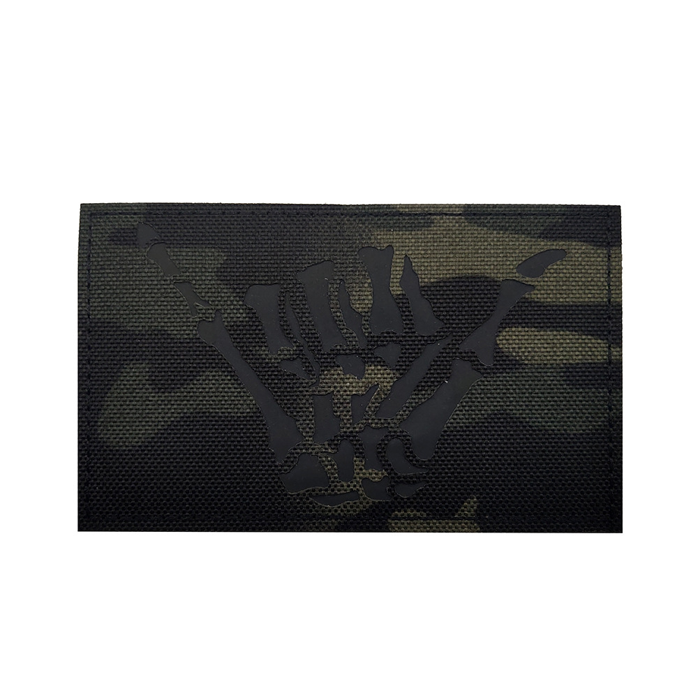 Taiyi copyright suministro en stock Ray cráneo dedo derecho gesto 666IR identificación capítulo velcro luminoso insignia