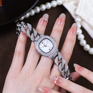 歌迪 Light luxury exquisite diamond bracelet watch for women's fashion trend shiny star personality quartz watch