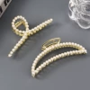 Pearl hanger KC gold+pearl curved moon