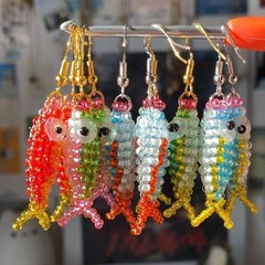 ヨーロッパとアメリカのクロスボーダーファッション新製品ドーパミンかわいいカラフルな手作りビーズ小魚イヤリングイヤリングイヤリング金メッキ保証
