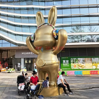 依塔斯户外景观雕塑玻璃钢电镀时尚网红兔子购物广场美陈卡通定制
