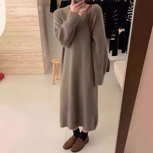 Korean-style mid-length knitted dress for women, autumn/winter 2024 new style, lazy inner layer bottoming dress with V-neck sweater dress