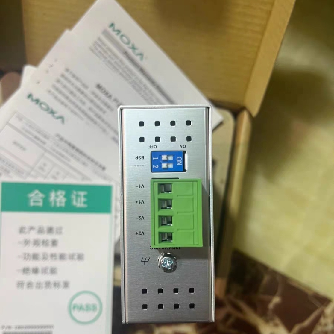 EDS-408A-SS-SC    摩莎交换机 全新包装 多口交换机 议价