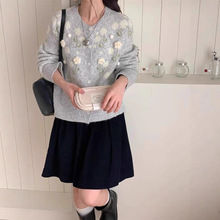 韩系少女风立体花朵温柔针织开衫女秋冬时尚宽松显瘦气质毛衣外套