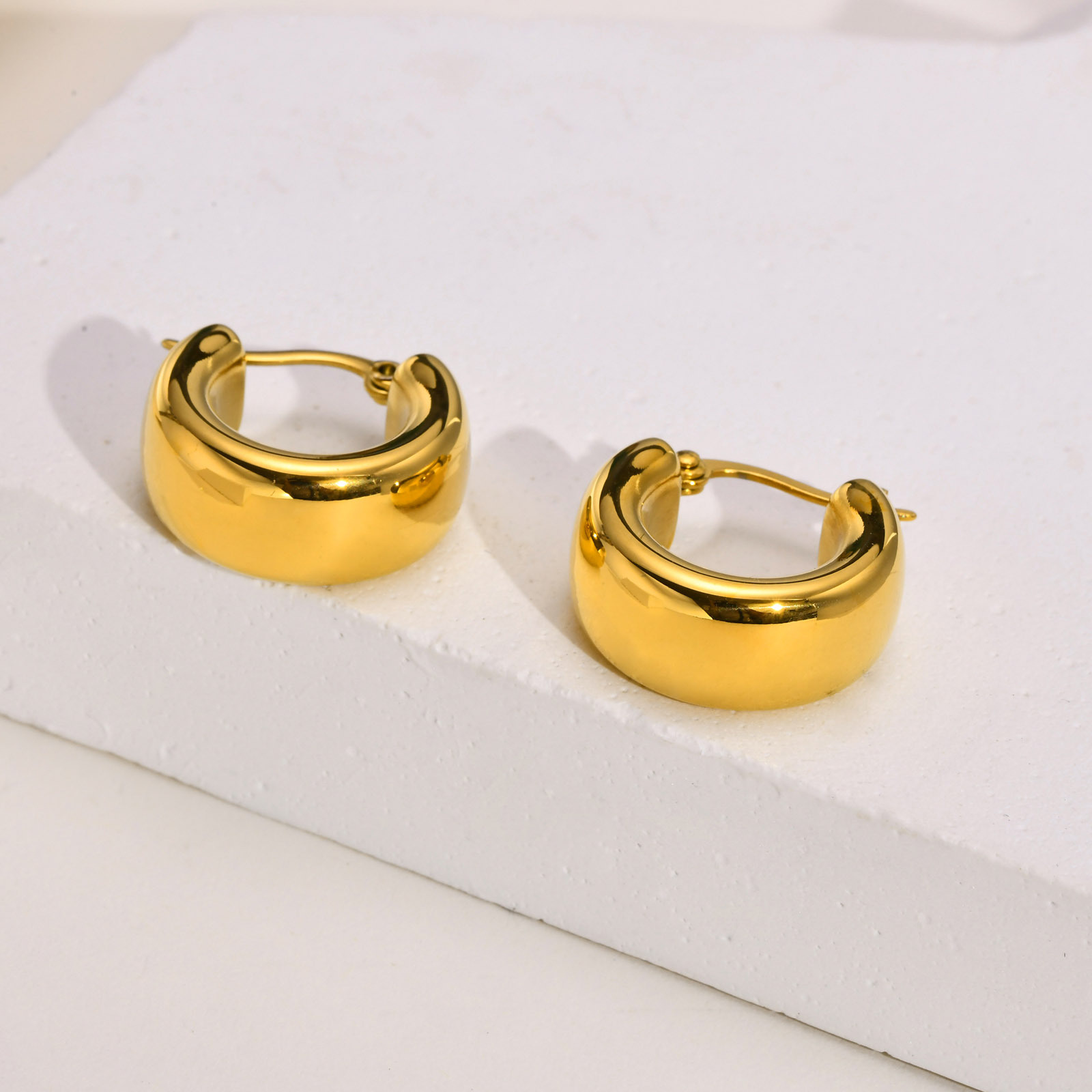 1 Pair Quantity Daily Occasion 1 Pair Retro C Shape Plating 201 Stainless Steel Gold Plated Earrings