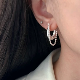 戒指;项链;耳环