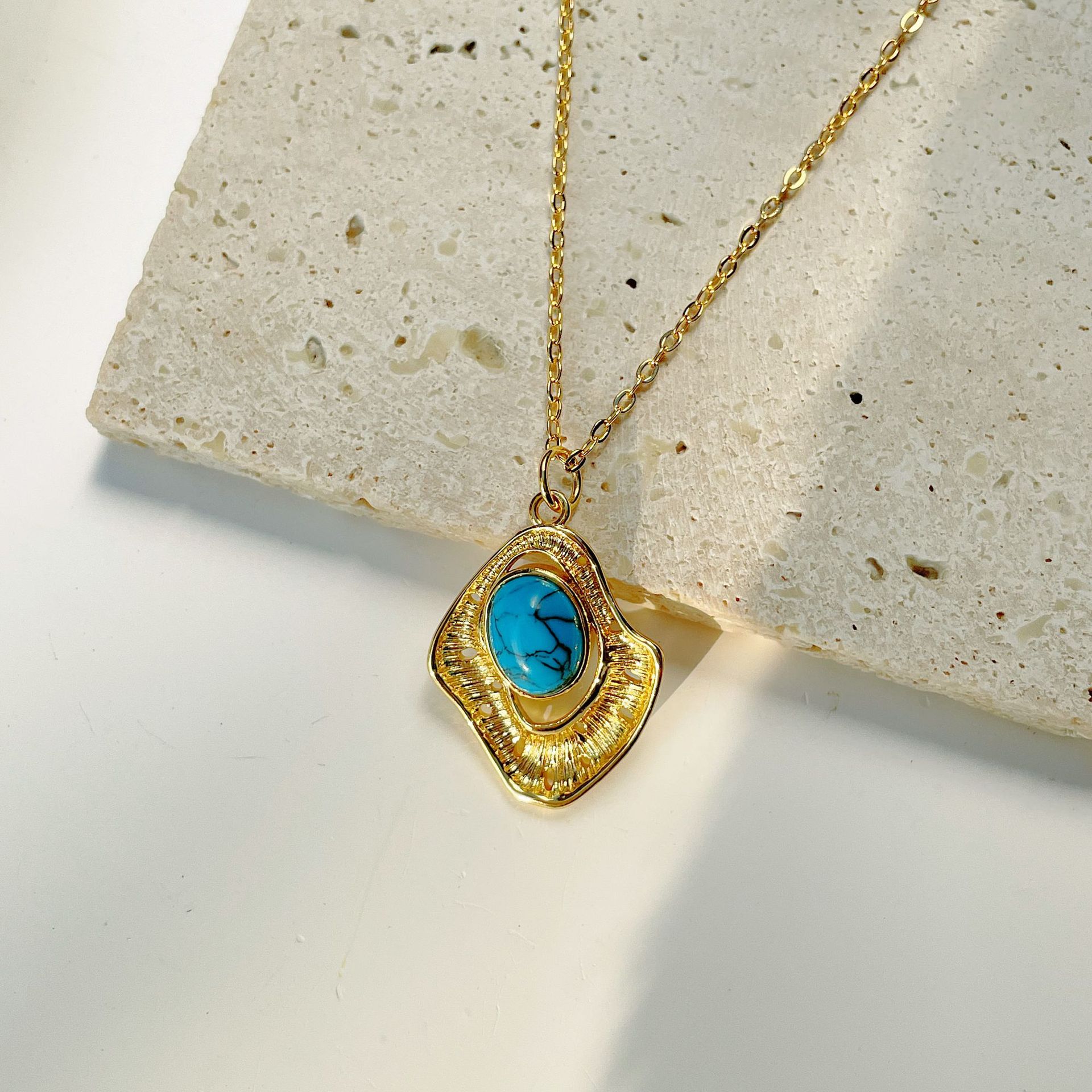 Retro Irregular Geometric Copper Gold Plated Ellipse Plating Natural Stone Pendant Necklace