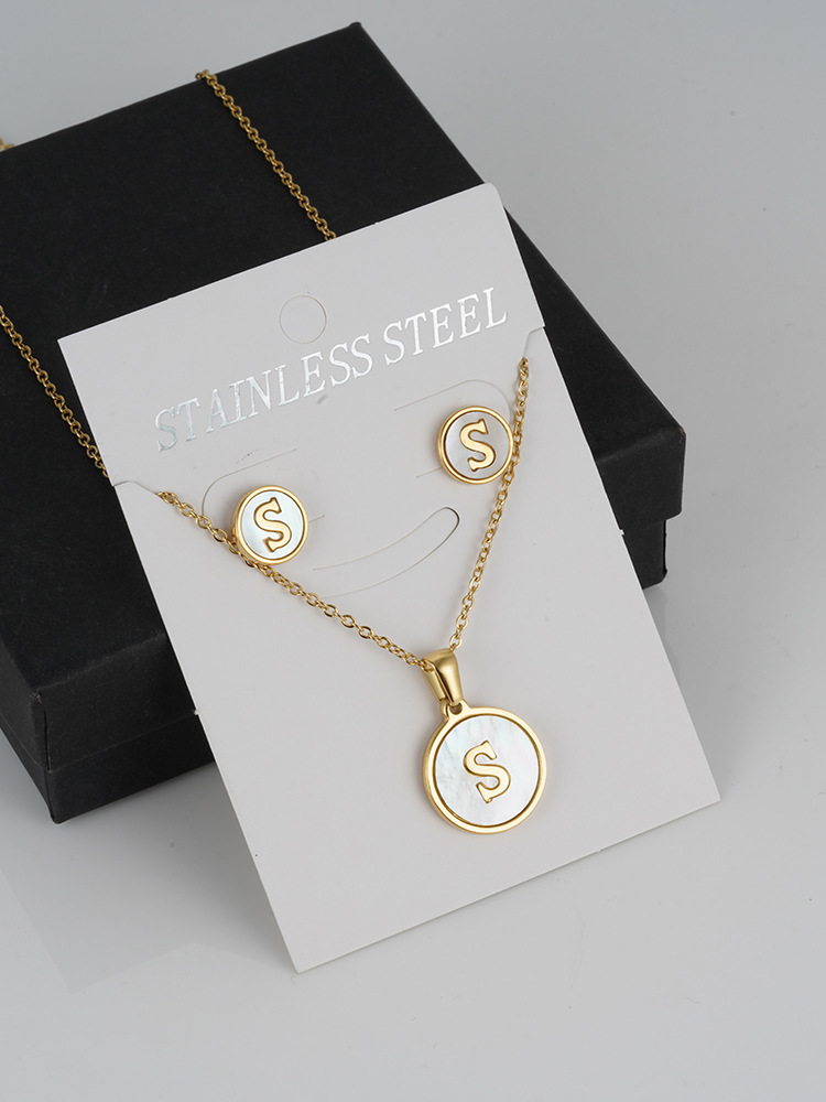 Simple Style Round Letter Stainless Steel Gold Plated Shell Earrings Necklace 3 Piece Set display picture 4