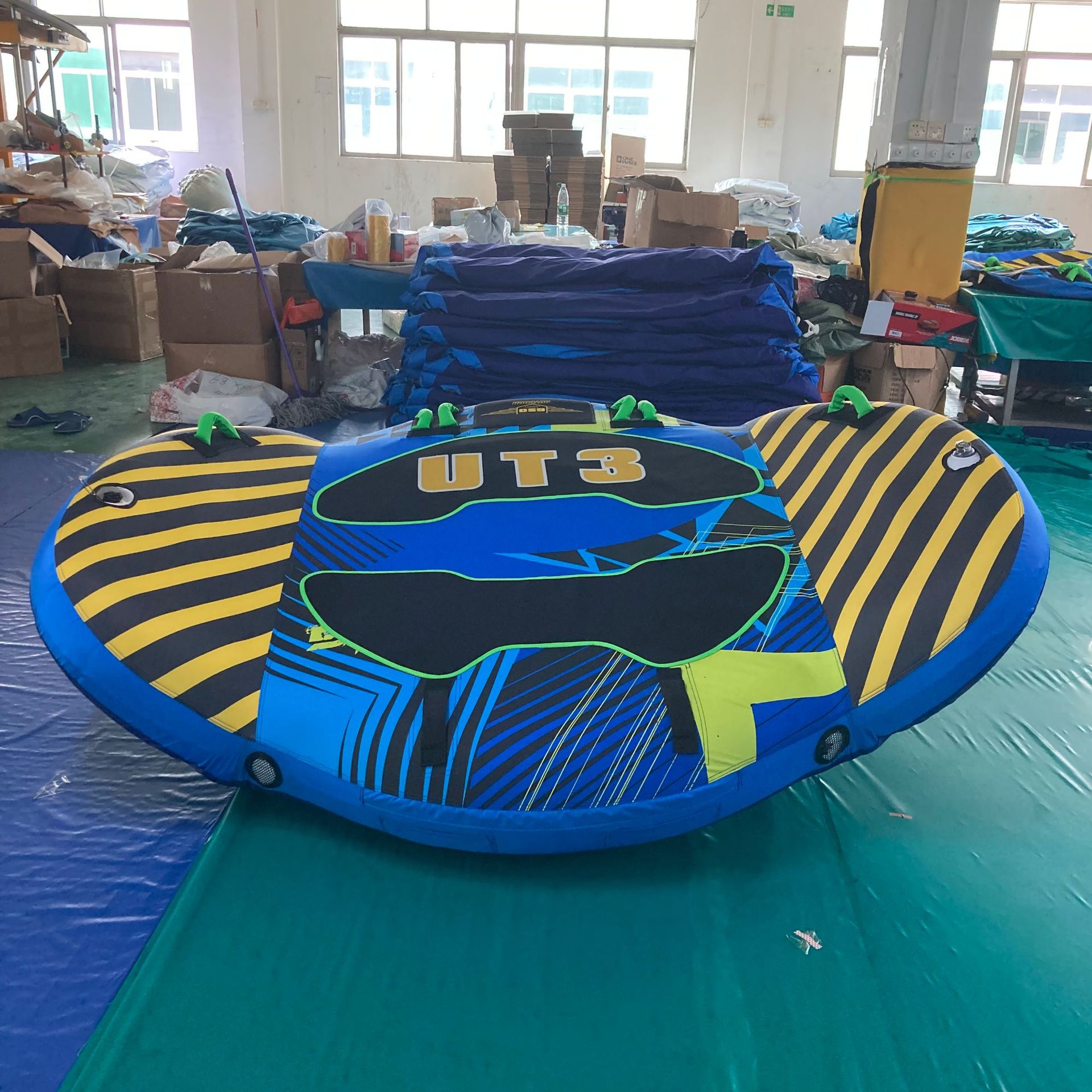 UT3(노란색 및 검정색 줄무늬)