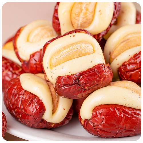 Original Cashew Milk Puff 500g Milk-soaked Red Date Embrace Milk Puff with Red Date Filling, Individually Packaged, Popular Snack