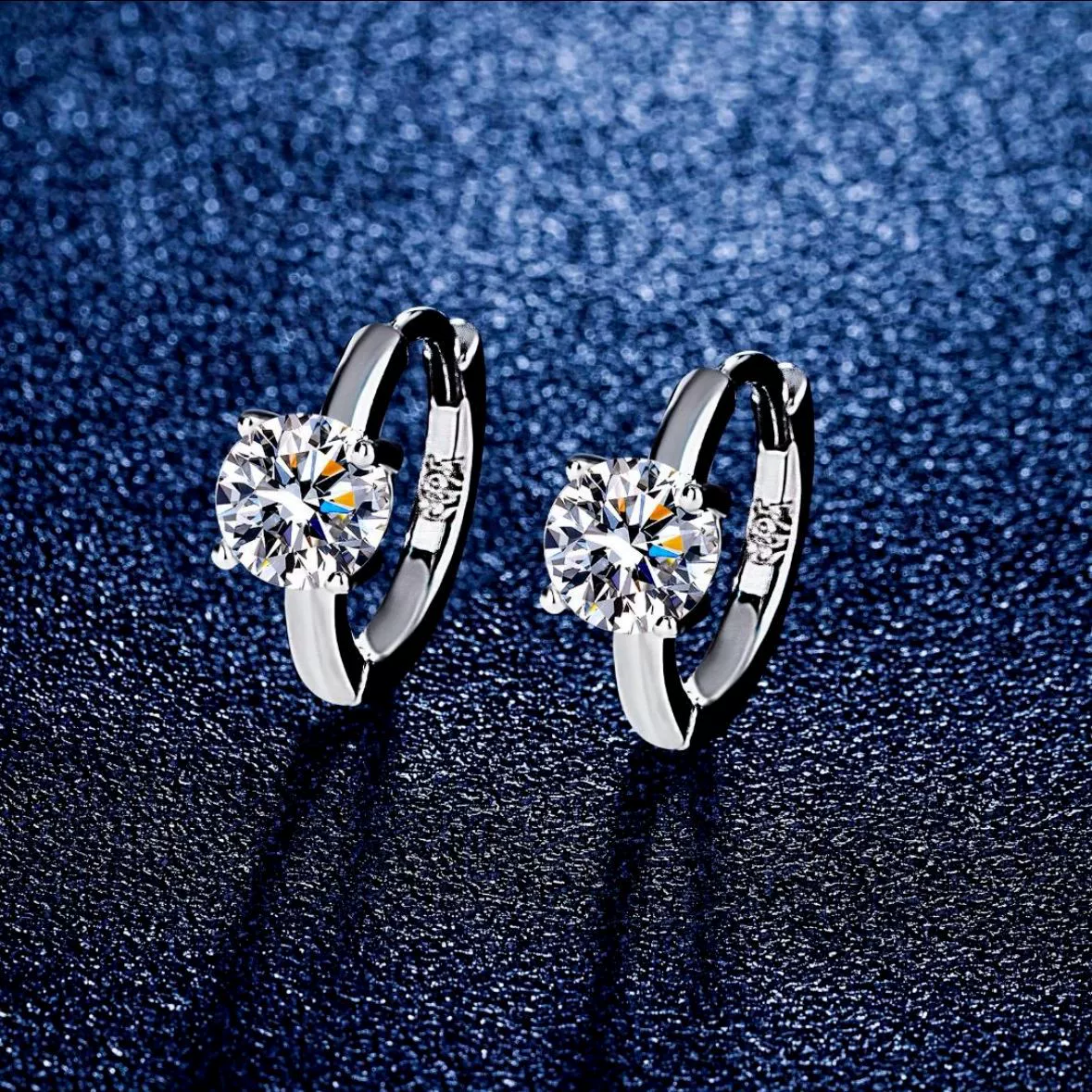 925 серебряных ушных украшений Moxuxi изысканный темперамент классический четыре лапы легкий экстравагантный инкрустированный круг для ушей предложение простой корейской версии серьги