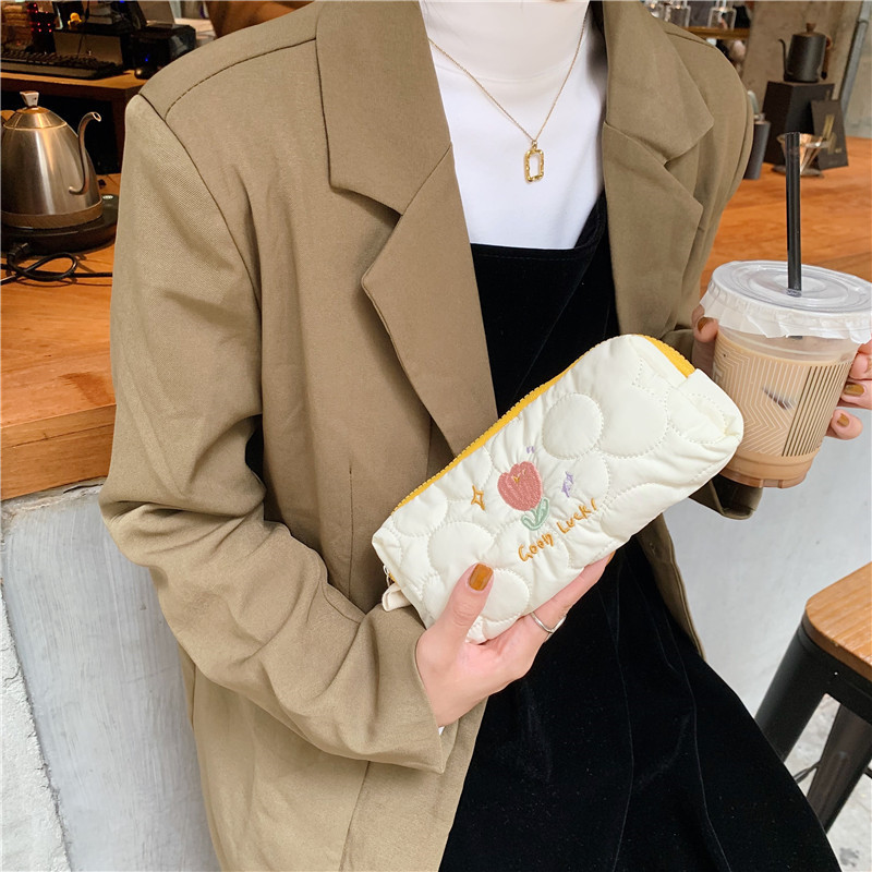 【 In Stock 】112155 Embroidered Tulip Pen Case, Girlish student Stationery Storage Bag, Fabric Makeup Bag undefined