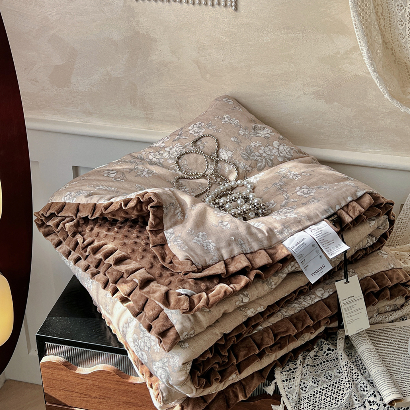 Classe A de algodón de doble capa de hilo de flores de encaje de doble persona cálida edredón de frijoles de otoño y invierno nuevos productos cálidos de peluche para bebés image 11