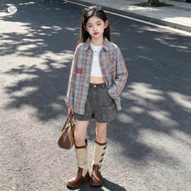 女童秋季格子衬衫2026新款中大儿童字母印花翻领外套秋装长袖上衣