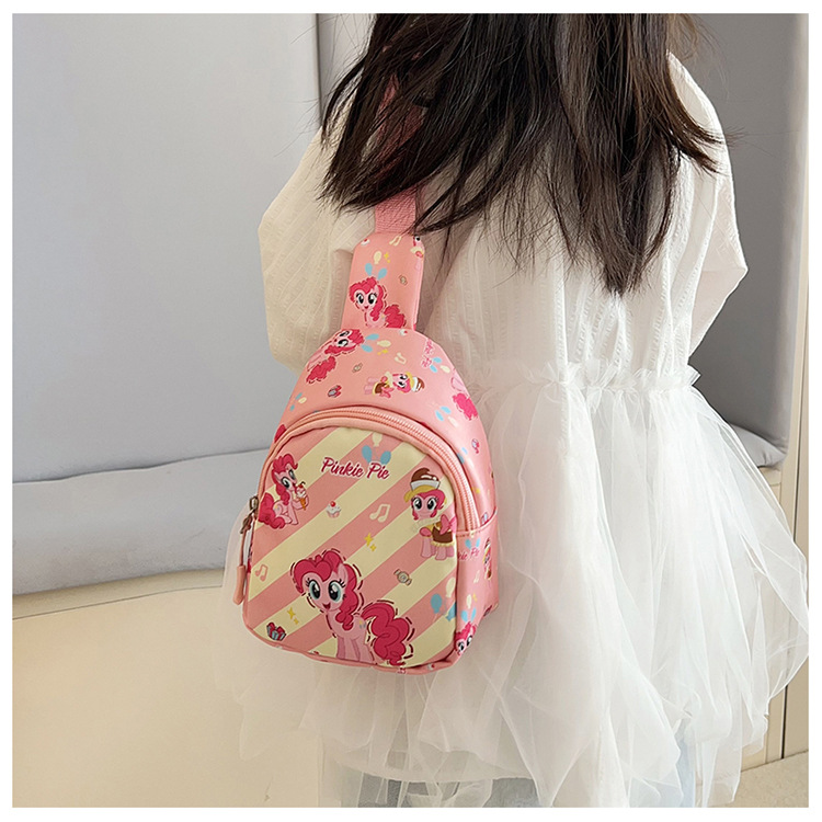 Wholesale of 2024 new children's bags, ins Korean cartoon chest bags, lightweight and fashionable travel crossbody backpacks for boys and girls undefined