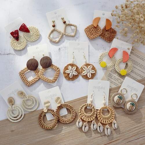 Retro handmade straw and rattan braided earrings for women, bohemian beach vacation style versatile earrings, temperament and personalized earrings