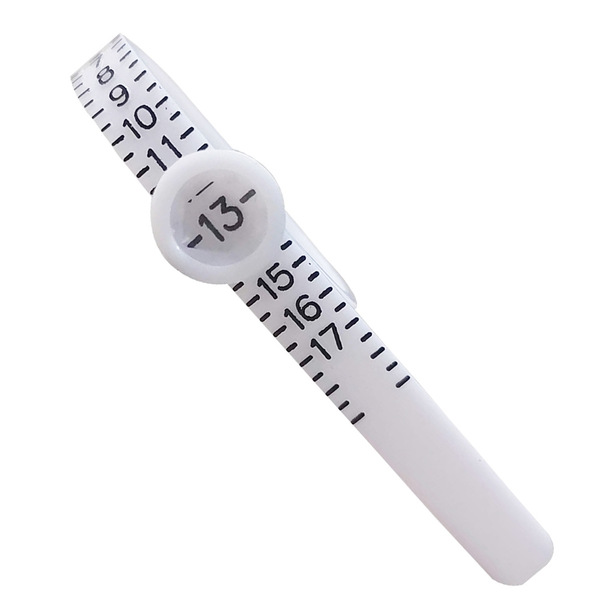 Bring a magnifying glass measurement with a ring with a soft ruler…