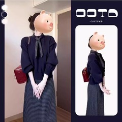 塩系の軽熟風は女性ファッションの年齢を減らした洋風のプルオーバーのニットのセーターを着て、肉の格子の半身のスカートのスーツの潮を遮ります。