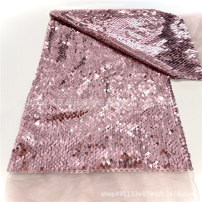 Fabricante nuevo 20 color pequeño rollo largo sequinilla tela de malla ropa de moda decoración de ropa de boda tela