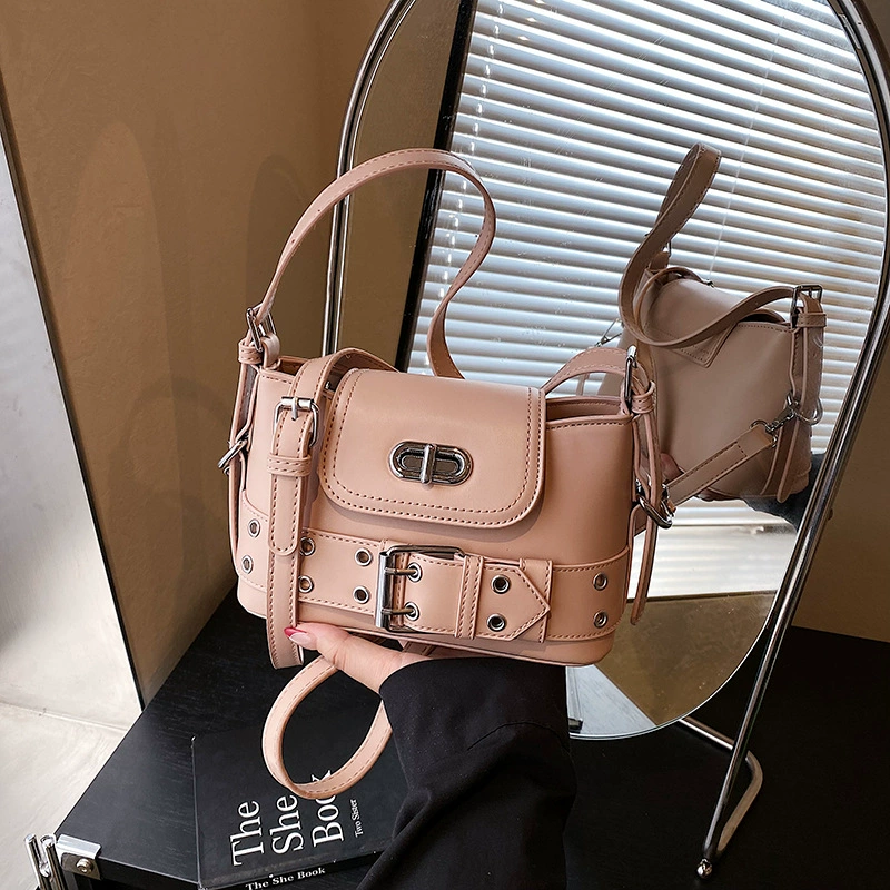 Модная сумка через плечо для женщин в стиле миллениалов, летняя новинка 2025 года, универсальная и простая сумка для повседневного использования.