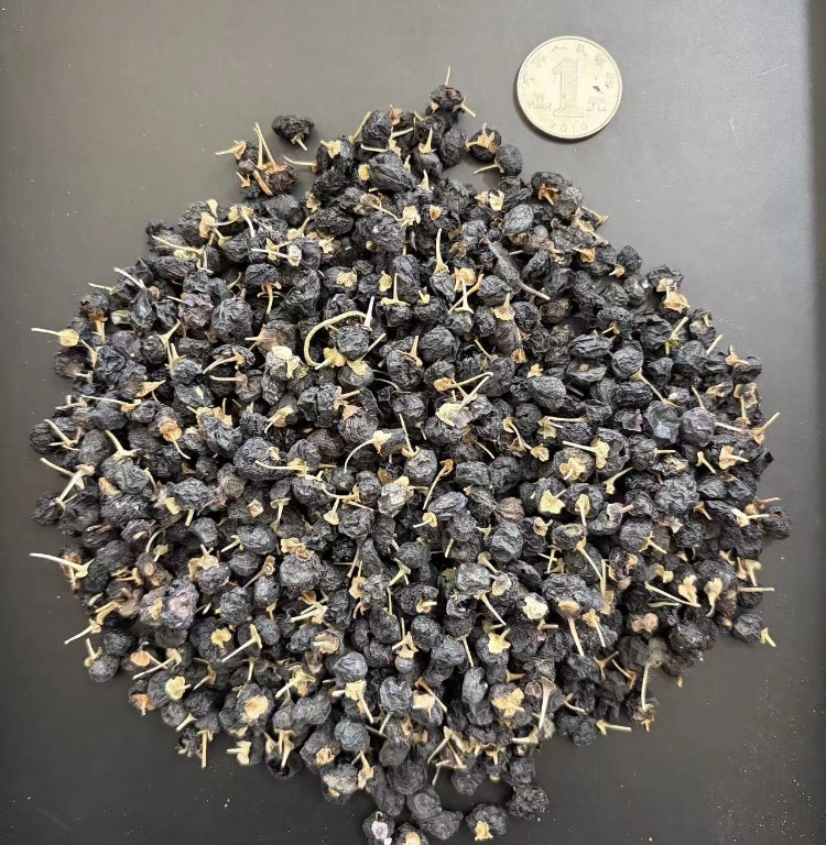 Dried Black Goji Berries Hei Gou Qi Zi Natural Sun Dried Hand Selected Clean No Sand 500g preparation