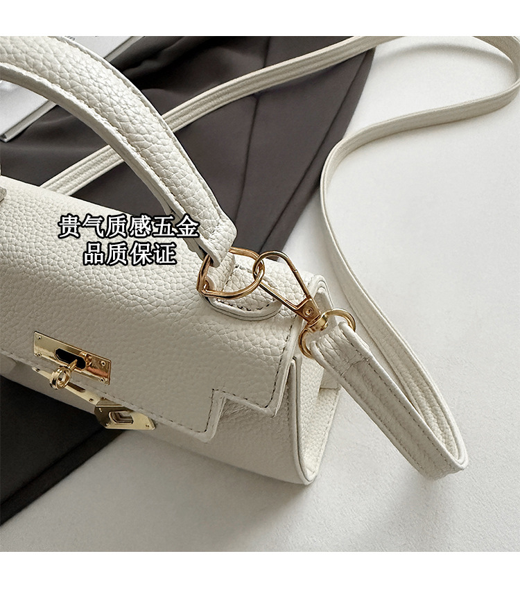 This year, a new women's casual summer single-shoulder crossbody bag with a niche design is in vogue. The hand-held small square bag is popular Item Picture