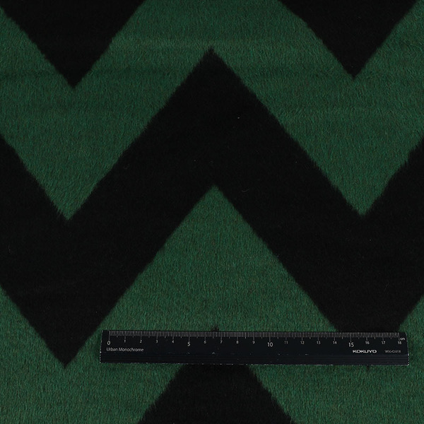 Big v wave single smooth brushed large jacquard woolen plaid black…