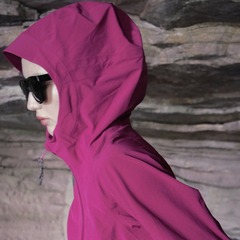2024春と秋の新商品アウトドア同モデルのハードシェル徒歩登山防雨帽子長袖半ファスナー女性コート