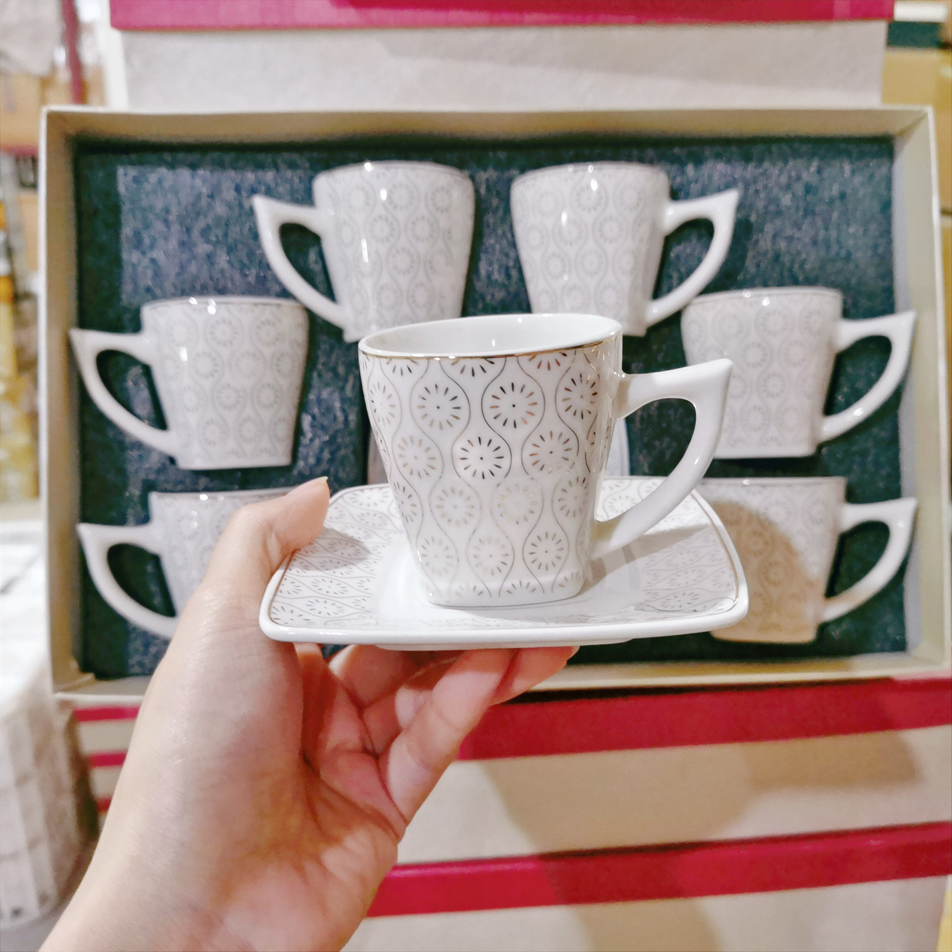 Oriente Medio concentrado de cerámica taza de café y platillo traje de pintura de oro gran pared lado pequeña capacidad 125ml taza de café 6 piezas conjunto venta al por mayor