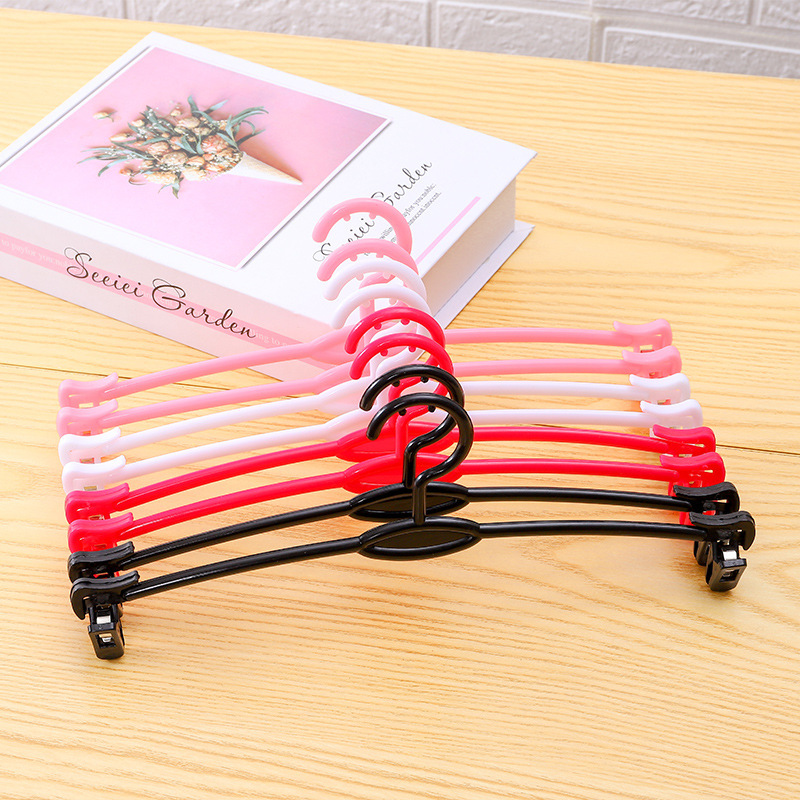 Plastic transparent underwear rack inner hanger wholesale bra underwear clip underwear rack commercial underwear hanger