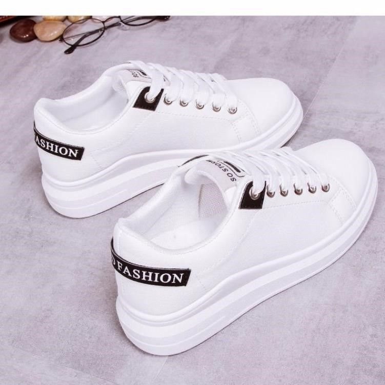 Zapatos de corrida de red de mujer primavera y otoño de mujer 2023 nuevo estilo universal estudiantes coreanos zapatos de skate de mujer zapatos blancos transpirables