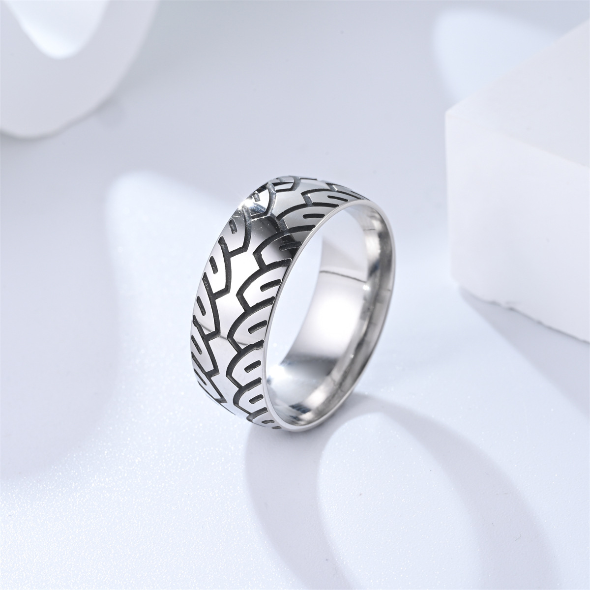 European And American Cross-Border Fashion Men's Titanium Steel 8mm Corrosion Carved Tire Pattern Vintage Ring Jewelry_voghion.com