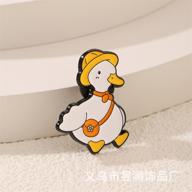 爆款可爱鸭子运动合金胸针创意卡通服饰配件徽章ins饰品装饰别针|undefined