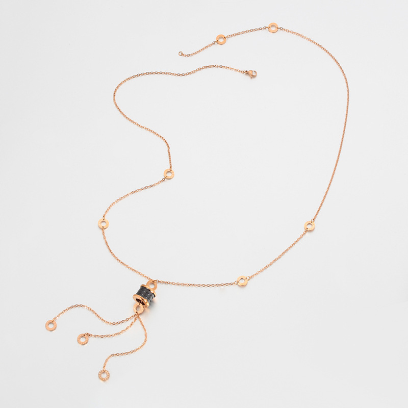 Xuping acero inoxidable estilo japonés y coreano suéter cadenas rosas doradas nicho retro fácil de montar collares al por mayor mujeres