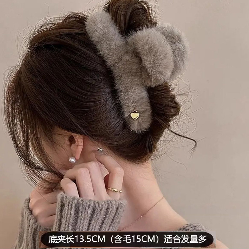 シンプルで万能な秋冬用大きめファーヘアクリップ 女性用2025年新作 シャーククリップ 多量の髪用 ヘアクリップ 後頭部ヘアアクセサリー