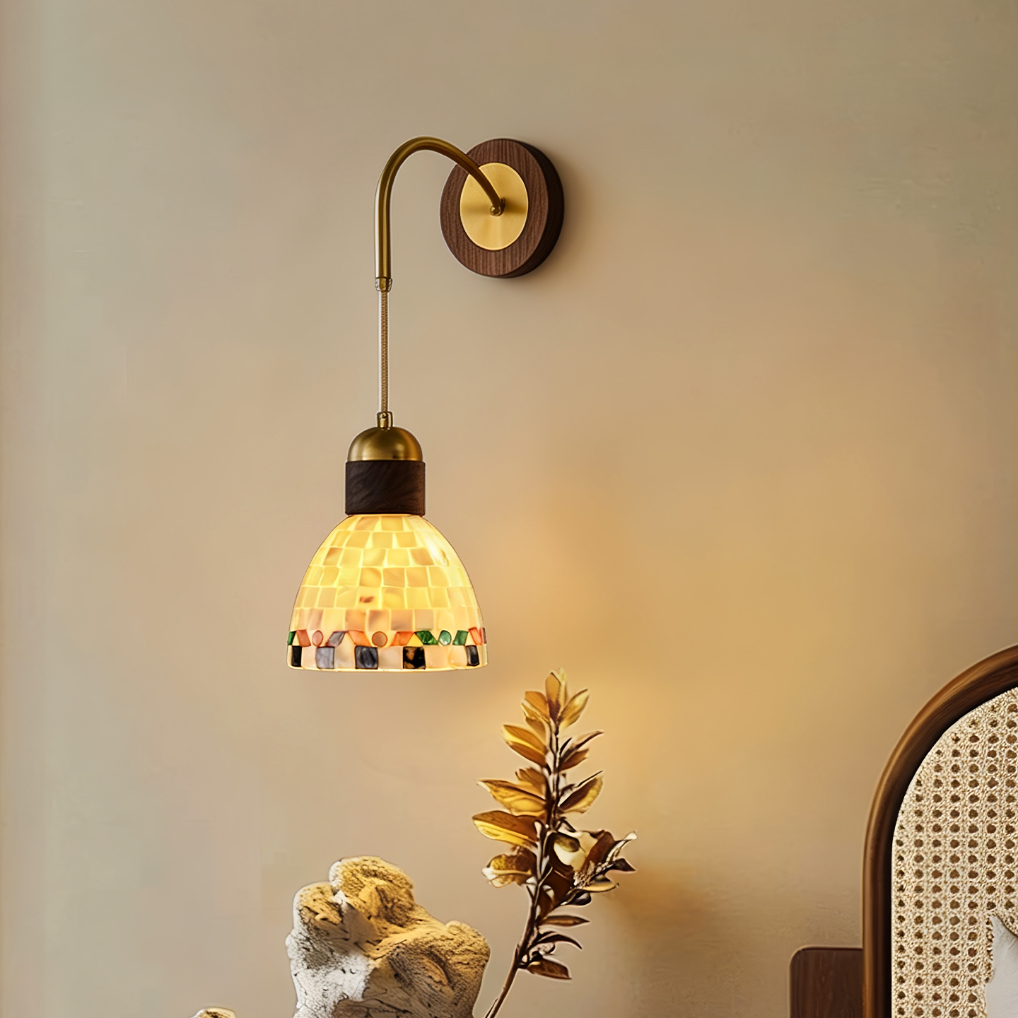 Medieval estilo francés dormitorio candelabro de cabecera retro color negro de nuez conchas de protección de ojos creativas lámparas de comedor 536L