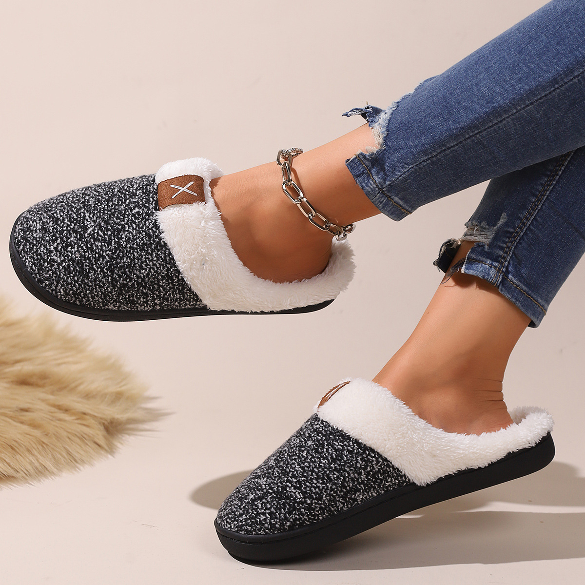 Fluffy slippers Autumn and winter home indoor cotton slippers warm plush slippers with thick soles_ipsvogv.com