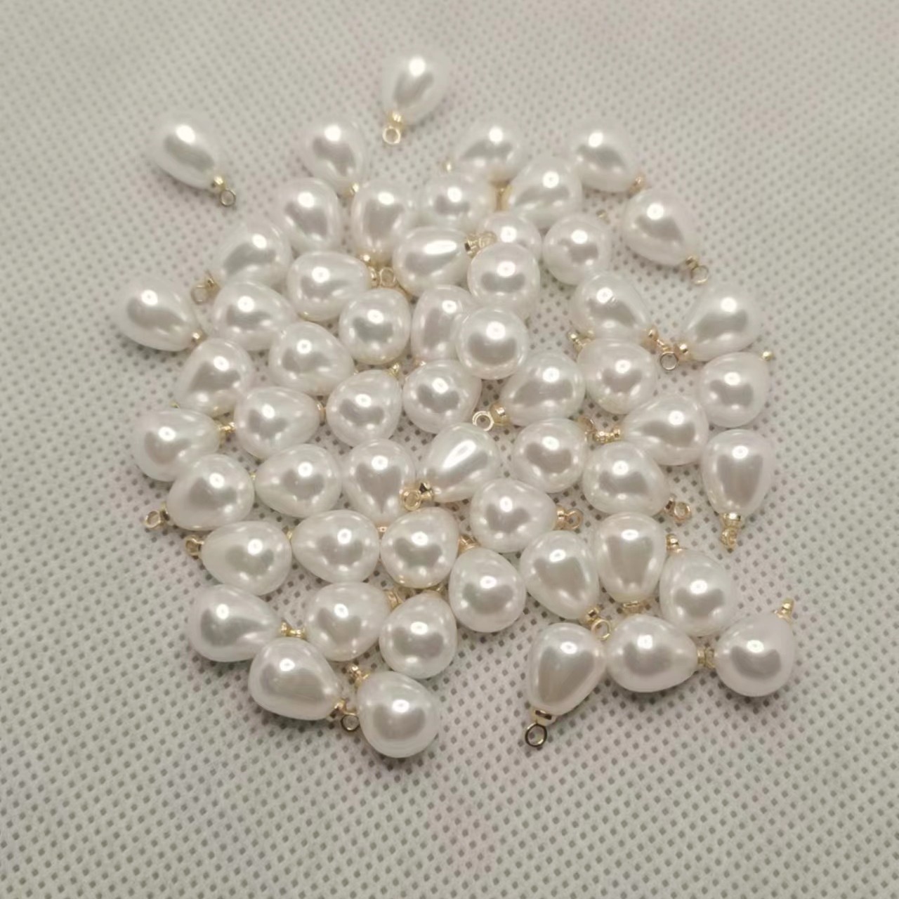 ハイライトは真珠の水滴のペンダントの流行のネックレスのイヤリングの部品をまねます。