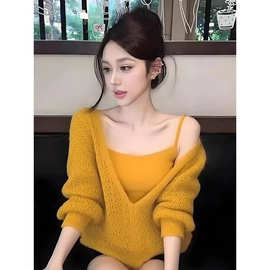 镂空毛衣女深冬装2025韩系轻熟风炸街独特漂亮领针织罩衫两件套