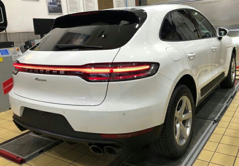 Suitable for Porsche macan sports three-layer four-out tail throat Maca GTS exhaust pipe modification round mouth square mouth