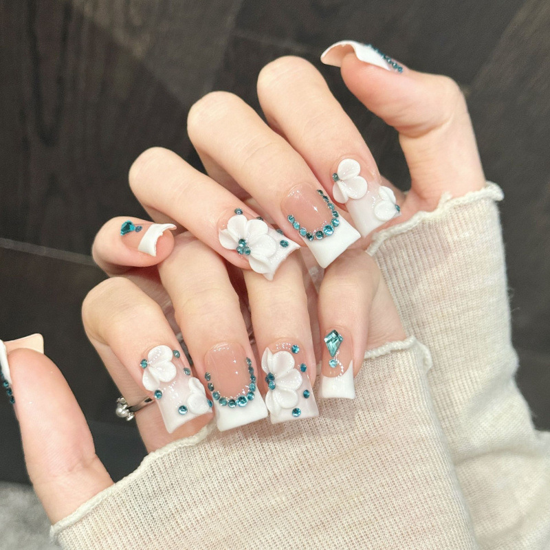 Taiwu【Ice Lake Blue Charm】Nude Pink French Manicure with Turquoise Blue Diamond Border, Cool and Elegant Handmade Wearable Nail Tips Taiwu【Ice Lake Blue Charm】Nude Pink French Manicure with Turquoise Blue Diamond Border, Cool and Elegant Handmade Wearable Nail Tips