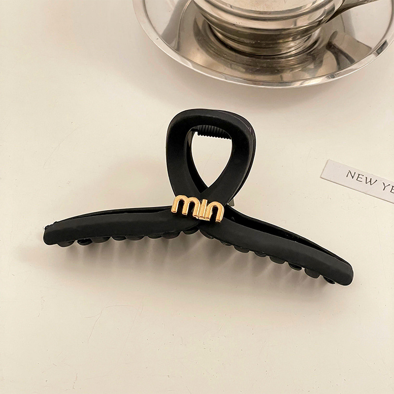 Pinza de pelo esmerilado negro horquilla femenina celebridad de Internet 2023 nueva Cabeza trasera clip de tiburón pelo Chuck clip de pelo tocado