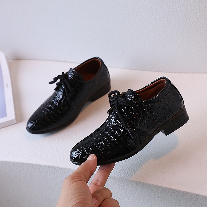 Spitz zulaufende Jungenschuhe, Oberfläche aus weichem Frühlingsleder, Performance-Schnürschuhe, britischer Stil, modisch und lässig, golden_voghion.com