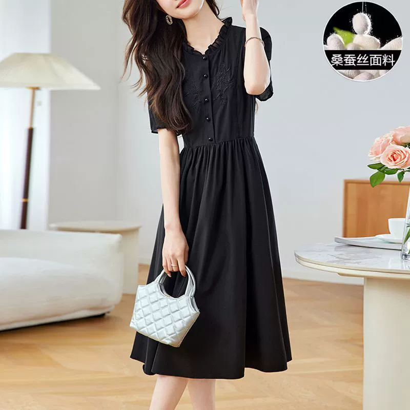 Черное платье из шелка тутового дерева с V-образным вырезом и бахромой для женщин, лето 2025, новое, утягивающее талию, с короткими рукавами и длинной юбкой