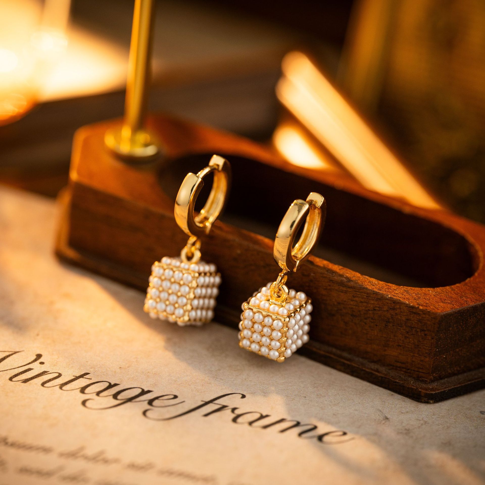 Geometric Square Micro-Inlaid Pearl Earrings For Women, Simple And Sophisticated, Versatile, Unique Design, Fashionable_voghion.com